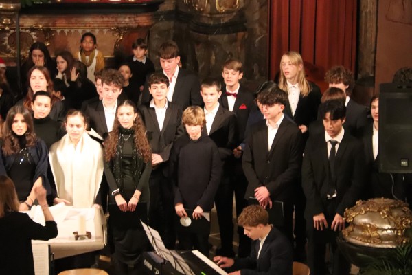 weihnachtskonzert_25-49AF699CC8-FDED-1344-DDF4-19E23CB0F4EC.jpeg